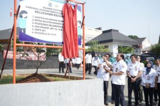 Sekretaris Kota (Sekko) Administrasi Jakarta Timur, Kusmanto, meresmikan Kawasan Terintegrasi Ramah Anak, di Aula Bale Gede, Kelurahan Kramat Jati, Rabu (17/7/2024). Foto: Ist