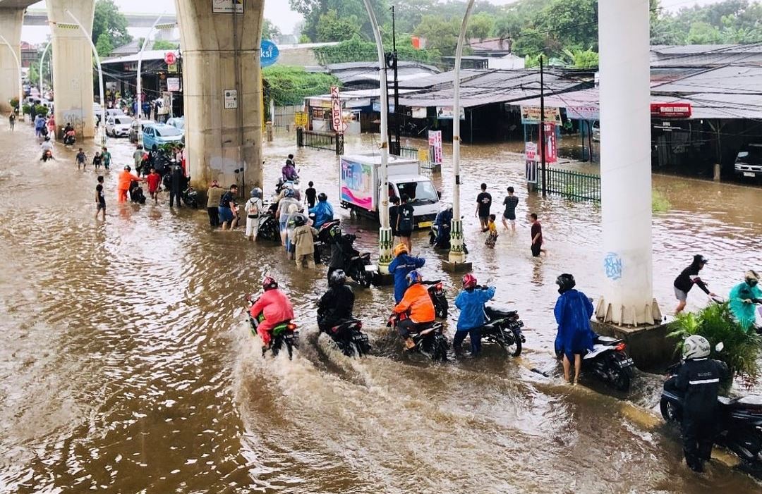 Banjir Di Jakarta Meluas Rt Terendam Ipol Id