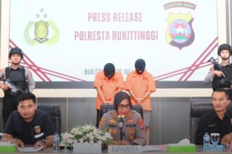 Polresta Bukittinggi merilis kasus pencabulan yang dilakukan dua oknum guru kepada santrinya. Foto: Polresta Bukittinggi