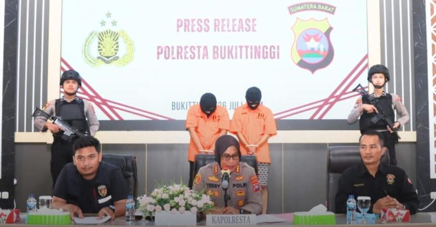 Polresta Bukittinggi merilis kasus pencabulan yang dilakukan dua oknum guru kepada santrinya. Foto: Polresta Bukittinggi