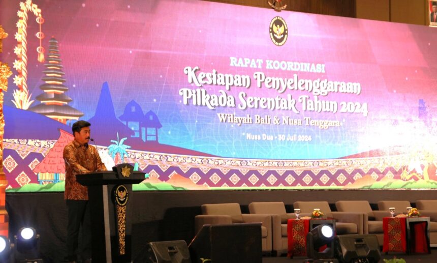 Menteri Koordinator Politik Hukum dan Keamanan (Menkopolhukam), Hadi Tjahjanto saat membuka rapat koordinasi (rakor) di Makassar, Sumatera Selatan (Sumsel), Selasa (30/7/2024). Foto: Humas Kemenko Polhukam