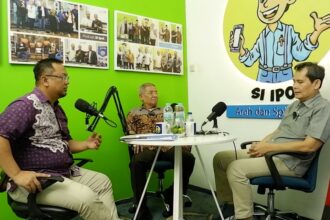 Ketua Wamti, Agusdin Pulungan (kesatu dari kanan) saat podcast Si Ipol.(foto sofian/ipol.id)