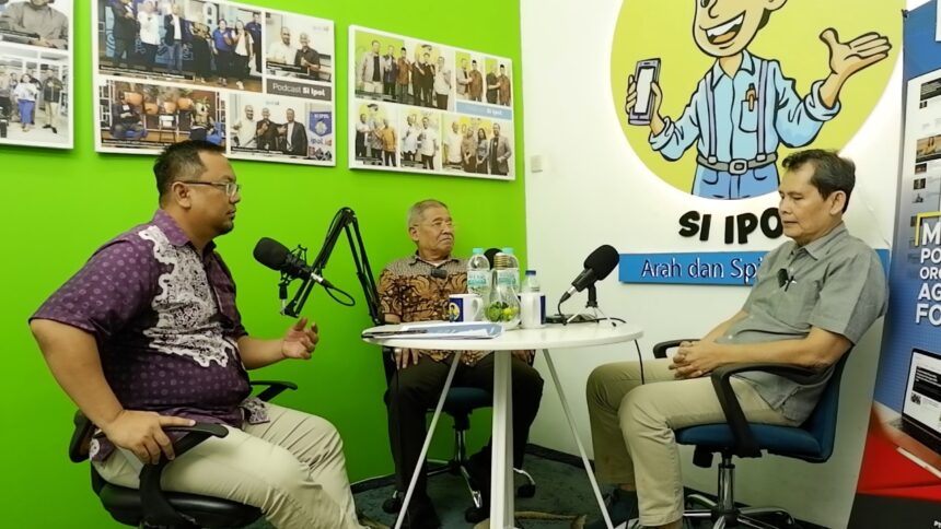 Ketua Wamti, Agusdin Pulungan (kesatu dari kanan) saat podcast Si Ipol.(foto sofian/ipol.id)