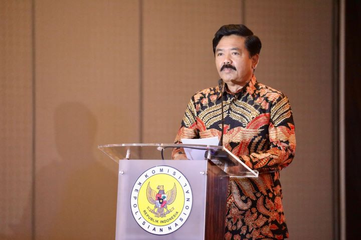 Menteri Koordinator Bidang Politik, Hukum, dan Keamanan (Menko Polhukam) Marsekal TNI (Purn) Hadi Tjahjanto saat membuka Kompolnas Awards 2024 di Jakarta, Rabu (17/7/2024). Foto: Humas Kemenko Polhukam