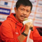 Pelatih kepala Timnas Indonesia U-19, Indra Sjafri, saat konferensi pers jelang laga AFF U-19. Foto: PSSI