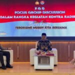 Kepala Biro Penerangan Masyarakat (Karopenmas) Divisi Humas Polri Brigjen Pol. Trunoyudo Wisnu Andiko saat dalam acara Focus Group Discussion (FGD) bertajuk ‘Terorisme adalah Musuh Kita Bersama’ yang diadakan di Pondok Pesantren Al-Musthofa, Kendal, Jawa Tengah. Foto: Polri