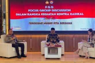 Kepala Biro Penerangan Masyarakat (Karopenmas) Divisi Humas Polri Brigjen Pol. Trunoyudo Wisnu Andiko saat dalam acara Focus Group Discussion (FGD) bertajuk ‘Terorisme adalah Musuh Kita Bersama’ yang diadakan di Pondok Pesantren Al-Musthofa, Kendal, Jawa Tengah. Foto: Polri