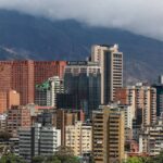 Tampak Kota Caracas, Ibu Kota Venezuela. Mereka menarik diplomatnya dari negara yang tak mengakui kemenangan Nicolas Maduro di pilpres negara itu. Foto: TASS