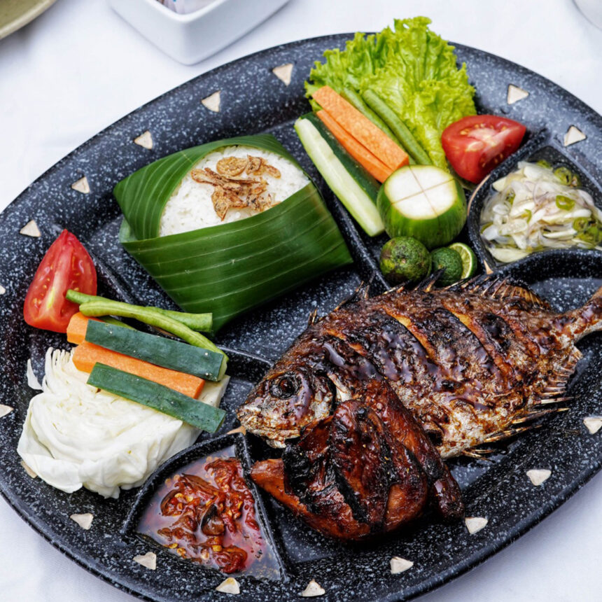 Nasi Ulam dengan citarasa nusantara yang autentik ala hotel berbintang. (dok. Hotel Ciputra Jakarta)