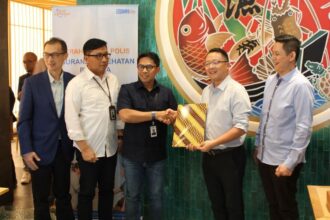 BRI Life memberikan layanan kesehatan bagi PT. World Innovative Telecommunication (OPPO) melalui produk asuransi Professional Group Health. Penyerahan Polis kepesertaan asuransi dilaksanakan pada Senin (8/7) di Jakarta. Foto: Ist