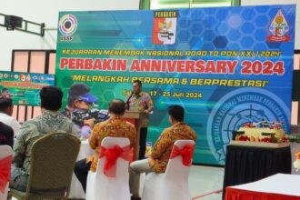 Ketua Umum PB.Perbakin Letjen TNI (Purn) Joni Supriyanto membuka Kejurnas Perbakin Anniversary 2024, Di Lapangan Tembak Senayan, Jakarta, Rabu (17/7/2024). Foto: Perbakin