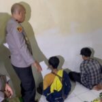 Polisi menangkap dua orang saat menggerebek gudang sabu 72 kg di Ciledug, Tangerang. Salah satunya residivis yang baru bebas dari penjara. (Foto: Polda Metro Jaya)