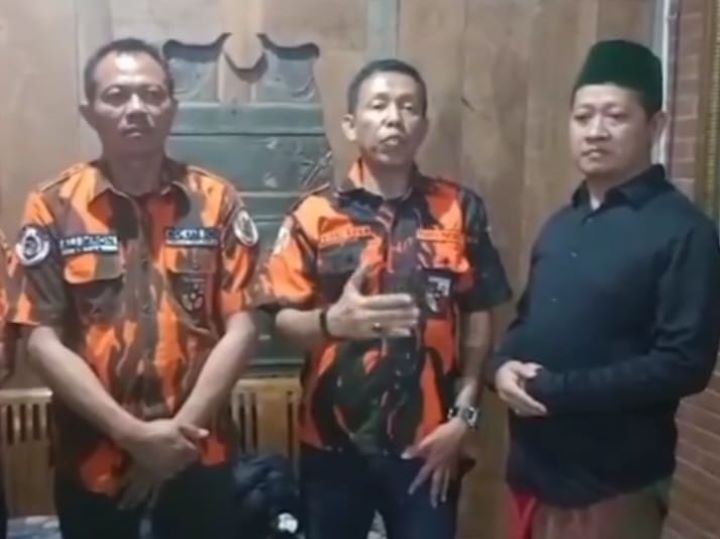 Viral video permintaan maaf Wisnu mengaku dirinya sebagai Ketua Pemuda Pancasila Kabupaten Semarang. Foto: X, @bacottetangga (tangkap layar)