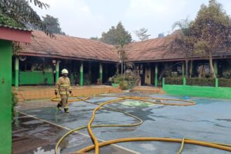 Kondisi Sekolah Dasar Negeri (SDN) 01 di Jalan Gading II, RT 5/11, No 5, Kelurahan Pondok Bambu, Kecamatan Duren Sawit, Jakarta Timur, yang hangus kebakaran pada Selasa (23/7/2024) sekitar pukul 11.57 WIB. Foto: Joesvicar Iqbal/ipol.id