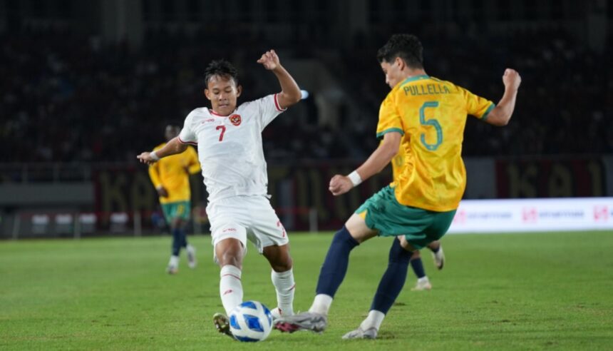 FOTO: Indonesia vs Australia dalam laga semifinal Piala AFF U-16 2024 di Stadion Manahan, Solo, Senin (1/7/2024) malam / dok. PSSI