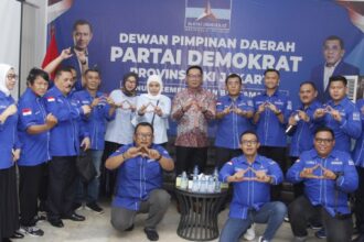 Ketua DPD PD DKI, Mujiono bersama Ridwan Kamil. (Foto dok DPD PD DKI)