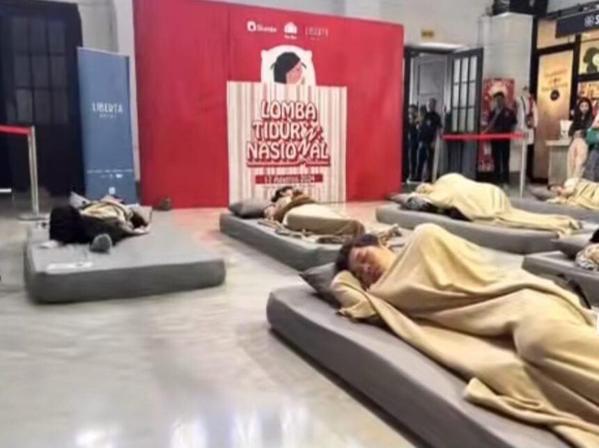 Lomba tidur nasional unik dan baru pertama kali digelar di Indonesia dalam rangka memeriahkan HUT ke-79 RI. Foto: IG, @baturajaupdate