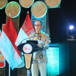 Ketua Dewan Komisioner OJK Mahendra Siregar dalam sambutannya pada acara Kick Off EKI di Wilayah Perdesaan Tahun 2024 di Desa Dolokgede, Kabupaten Bojonegoro,