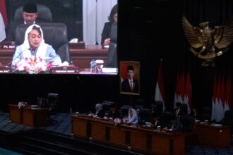 Wakil Ketua DPRD DKI Jakarta, Zita Anjani saat memimpin sidang paripurna.(Foto Sofian/ipol.id)