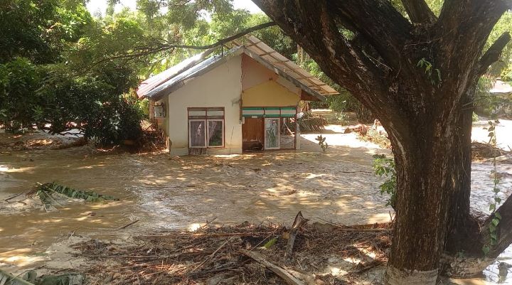 Kondisi terkini lokasi terdampak banjir di Kabupaten Bone Bolango, Provinsi Gorontalo, pada Senin (26/8/2024). Foto: BPBD Kabupaten Bone Bolango