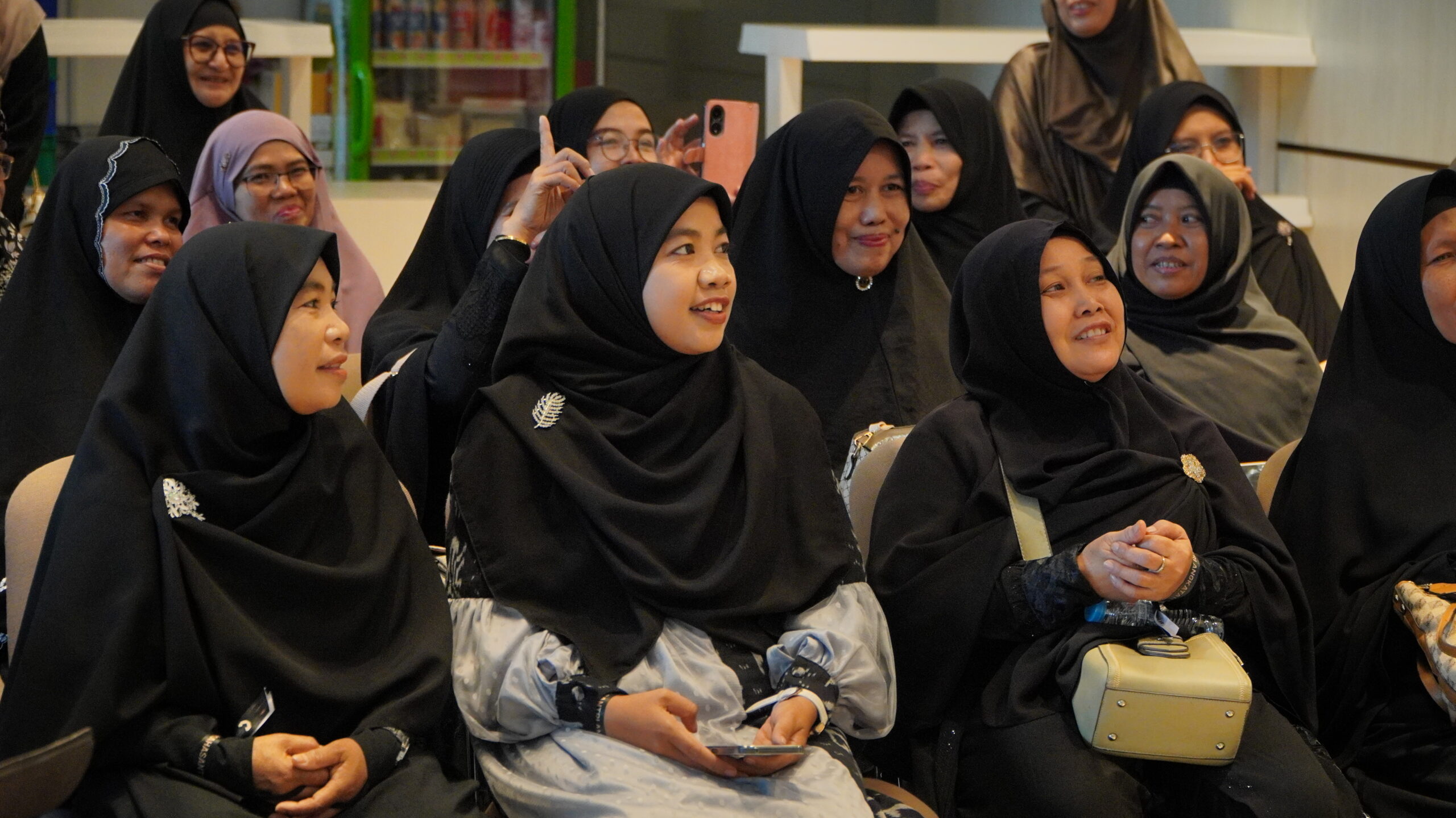 Cinta Quran Center (CQC) dengan bangga mengumumkan wisuda pertama para mahasantri angkatan 1. Foto/ist