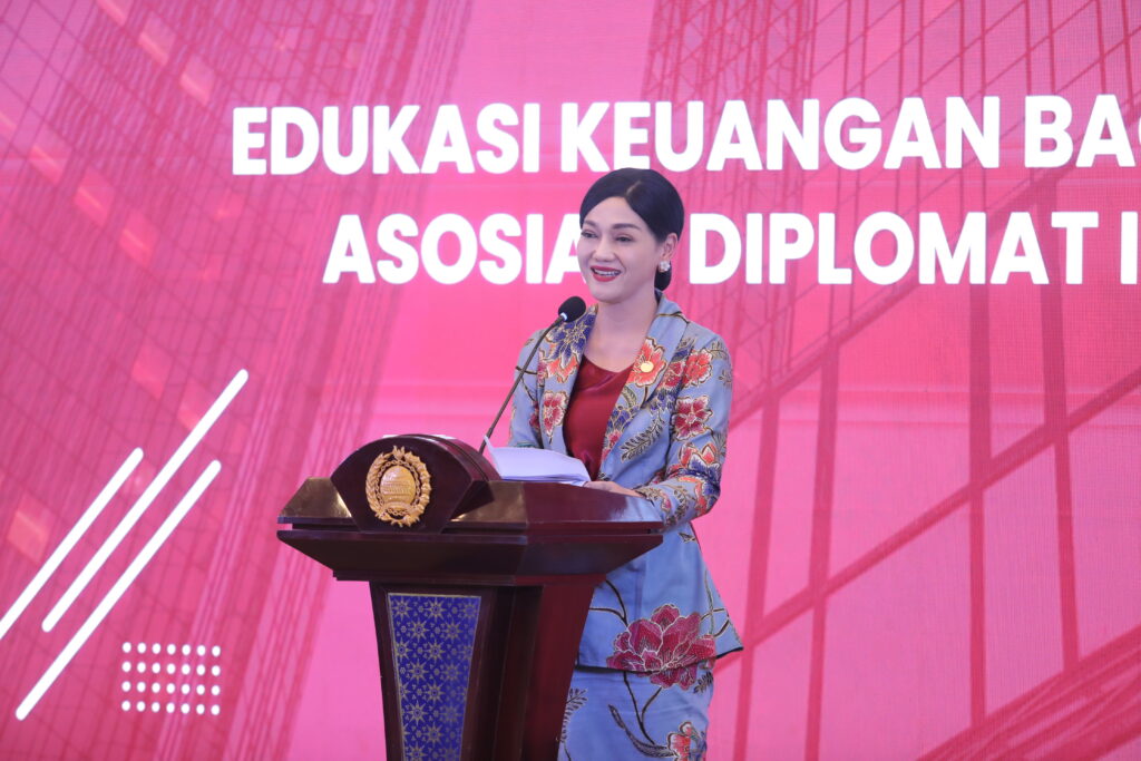 Kepala Eksekutif Pengawas Perilaku Pelaku Usaha Jasa Keuangan, Edukasi dan Pelindungan Konsumen OJK Friderica Widyasari Dewi