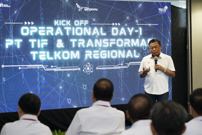 Direktur Utama Telkom Ririek Adriansyah dalam acara Kick Off Operational Day 1 PT Telkom Infrastruktur Indonesia (TIF) di Jakarta, Kamis (1/8/2024). Foto: Telkom Indonesia