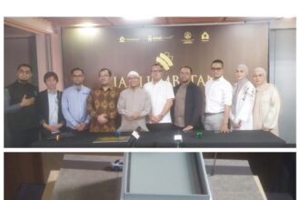 Founder dan Dewan Pembina Cinta Quran Foundation Ustadz Fatih Karim dan arsitek masjid Yokohama dari Jepang Masamitsu Ibe dalam konferensi pers pada Ahad (25/8/2024) di Cinta Quran Center, Bintaro, Kota Tangerang Selatan. Foto/ipol