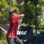 Petenis Malang, Muhammad Rifdan Aliffiantony, menjaga asa tuan rumah untuk merebut medali Ultra Milk Next Gen Tennis Cup, Senin 5 Agustus 2024. Rifdan melaju ke semi final setelah menyudahi unggulan keempat, Reno Sultan, 6-1, 6-1 pada perempat final.