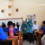 Ninuk Triyanti Zudan saat mengunjungi SMAN 14. Foto: dok humas