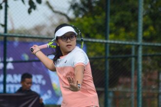 Petenis Jakarta, Mischka Sinclaire Goenadi, memertahankan gelarnya dalam KU 18 tahun Ultra Milk Next Gen Tennis Cup, Rabu, 7 Agustus 2024. Pada final tunggal putri di Lapangan Stadion Gajayana, Malang, belia 15 tahun ini memenangkan duel sekota atas Marvena Maulida, 6-2, 6-0.