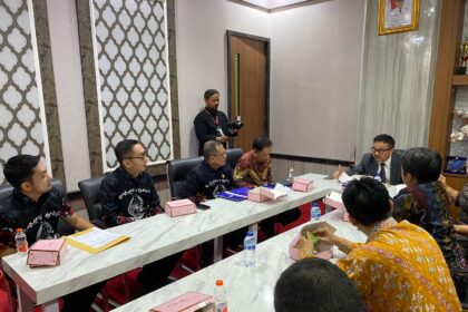 Suasana pertemuan Plh PTSP Sulsel dan Sekda Sulsel. Foto: dok humas