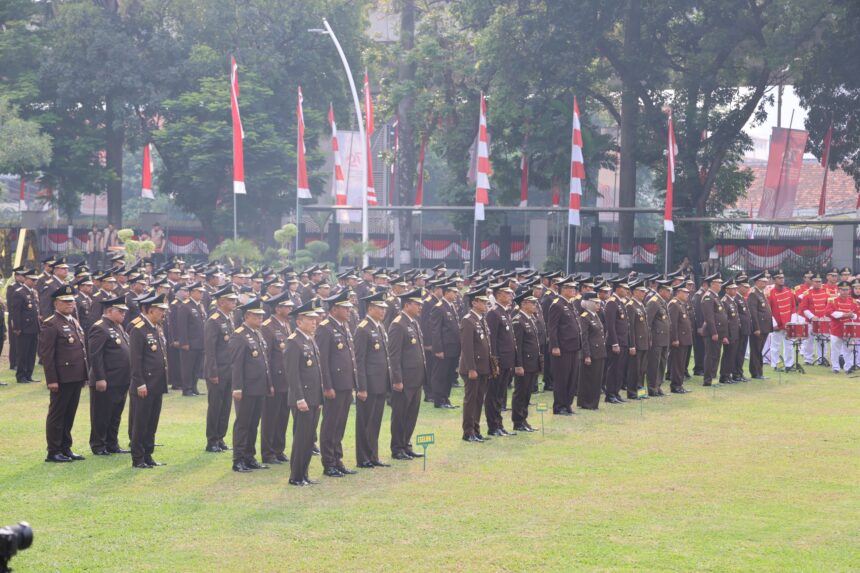 Upacara Peringatan HUT Kemerdekaan ke-79 RI, di Lapangan Utama Kejaksaan Agung, Jakarta, Sabtu (17/8/2024). Foto: Puspenkum Kejaksaan Agung