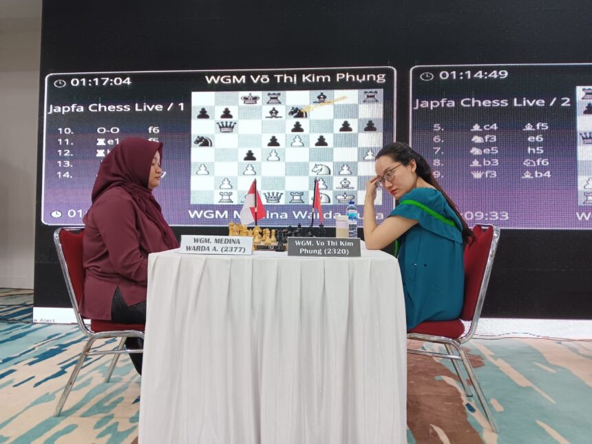 Kans pecatur putri Indonesia, WGM Medina Warda Aulia untuk memenangkan Duel Meet Internasional JAPFA Chess Festival 14th 2024, semakin tipis setelah dibabak keempat catur standart (klasik), kembali menelan kekalahan dari pecatur Vietnam, WGM Vo Thi Kim Phung, Senin (19/8) petang, di Gedung Wisma Serbaguna, Senayan, Jakarta.