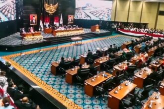 Pelaksanaan sidang paripurna istimewa pelantikan 106 anggota DPRD DKI Jakarta periode 2024-2029.(foto sofian/ipol.id)