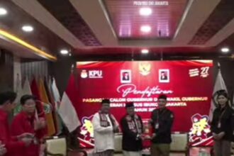 Pasangan cagub PDIP, Pramono Anung - Rano Karno saat mendaftar ke KPU DKI Jakarta.(Foto screenshot YT)