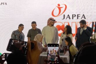 Presiden Federasi Catur Asia, Sheikh Sultan Khalifa Al Nahyan dan ketua Percasi GM Utut Adianto membuka JAPFA Chess Festival 2024 di gedung Serba Guna Senayan, Jakarta, Sabtu (17/8) siang