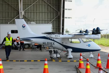 Pesawat Advanced Air Mobility yang dikembangkan oleh Hyundai dan Korea Aerospace Research Institute tampak terparkir di hangar Mobility di hangar Bandar Udara Aji Pangeran Tumenggung Pranoto, Samarinda, Kalimantan Timur, 29 Juli 2024. Foto; dok humas Otorita IKN.