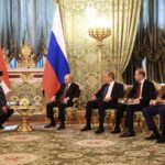 Menteri Pertahanan Prabowo Subianto melakukan pertemuan dengan Presiden Federasi Rusia, Vladimir Putin, di Kremlin. Foto: Kemhan