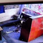 Rekaman CCTV Tumpukan piring lauk RM Padang di Pemalang roboh karena getaran suara Sound System Karnaval. Foto: IG, @mygigsmedia (tangkap layar)