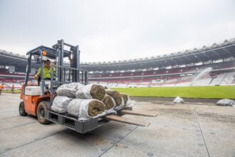 Direktur Utama PPKGBK, Rakhmadi A. Kusumo menyatakan hingga saat ini, perkembangan pekerjaan pemeliharaan lapangan SUGBK masih dalam tahap maturasi rumput setelah proses penggelaran rumput jenis Zoysia Matrella yang dimulai pada Juli 2024.