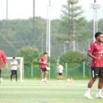 Pelatih tim Indra Sjafri dan pemain tim, Toni Firmansyah mengungkapkan tujuan dan target tim U-20 di pemusatan latihan Korea Selatan. Foto: PSSI