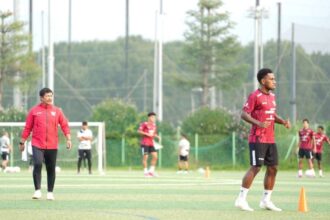 Pelatih tim Indra Sjafri dan pemain tim, Toni Firmansyah mengungkapkan tujuan dan target tim U-20 di pemusatan latihan Korea Selatan. Foto: PSSI