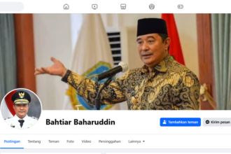 Tampak tampilan akun palsu mengatasnamakan Pj Gubernur Sulbar, Bahtiar Baharuddin, di platform Facebook. Foto: Tangkapan layar Facebook akun palsu Pj Gubernur Sulbar, Bahtiar Baharuddin