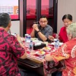 Anies Baswedan makan siang bersama jajaran DPD PDIP Jakarta (foto: IG Prasetyo Edi)