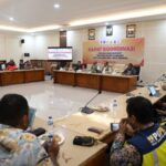 Rapat koordinasi Posko hari kedua di Kantor Wali Kota Ternate pada Rabu (28/7/2024). Pendampingan BNPB terhadap Posko di fase tanggap darurat pascabanjir bandang di Kelurahan Rua, Kecamatan Pulau Ternate, Kota Ternate, Maluku Utara. Foto: Ist