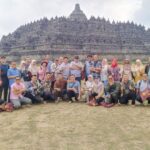 Tim Survei pemasangan Chattra di Candi Borobudur.