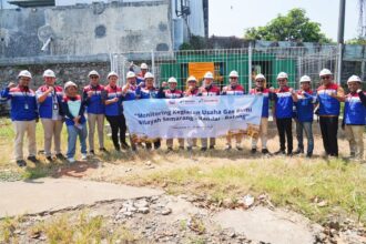 Anggota Komite BPH Migas melakukan kunjungan lapangan di Metering Regulating Station (MRS) di Kawasan Industri Tambak Aji, Semarang, Jawa Tengah. Foto: Dok/BPH Migas