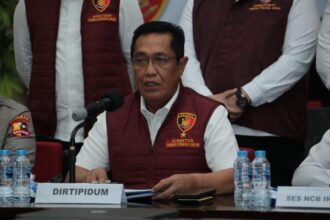 Direktur Tindak Pidana Umum Bareskrim Polri Brigjen Djuhandani Rahardjo Puro menyebut pihaknya tetap akan menganalisis keterangan Benny sebelum memutuskan apakah akan tetap diusut atau justru dihentikan.