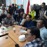 Anies Baswedan saat menghadiri kegiatan forum diskusi antar relawan di Sekertariat Maju Bersama Anies Baswedan, Jakarta Selatan, Rabu (31/7/2024) malam. Foto: Ist